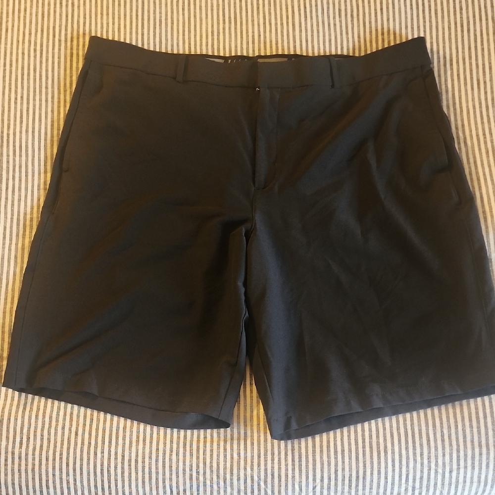 Nike Men's Black Golf Flat Front Shorts.